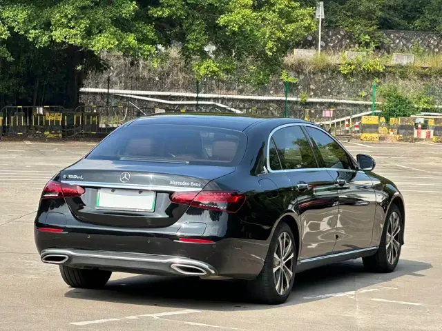 Mercedes-Benz E-Class — Фото автомобиля 12