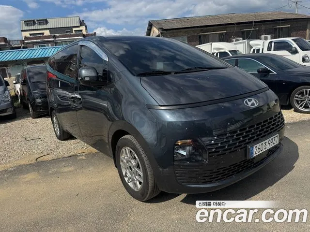 Фотография автомобиля — Hyundai Staria