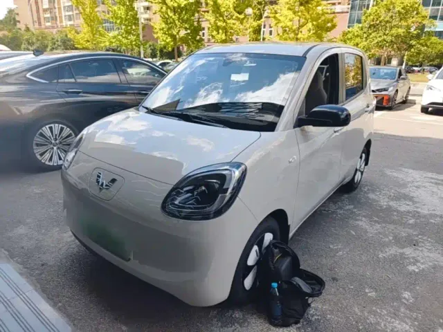 Фотография автомобиля — Wuling Hongguang Mini EV