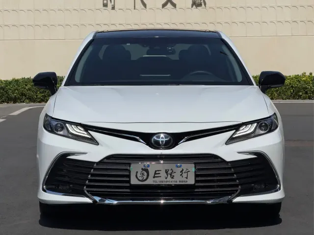 Toyota Camry — Фото автомобиля 2