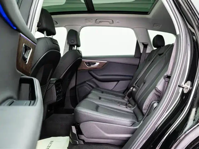 Audi Q7 — Фото автомобиля 12