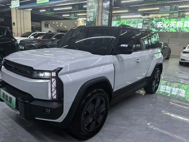 iCAR 03T — Фото автомобиля 2