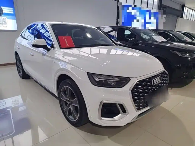 Audi Q5L Sportback — Фото автомобиля 3