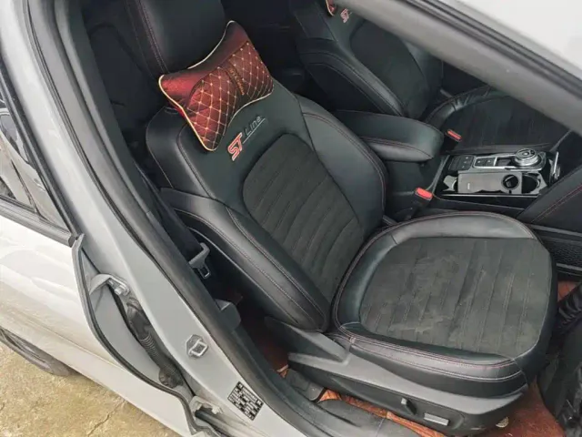 Ford Escape — Фото автомобиля 24