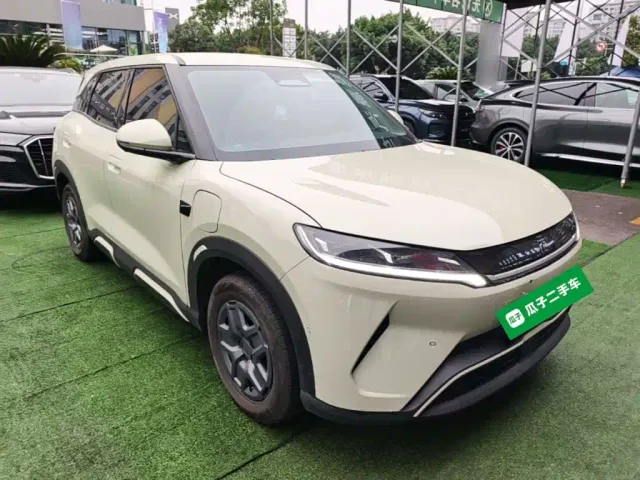 BYD Yuan UP — Фото автомобиля 3