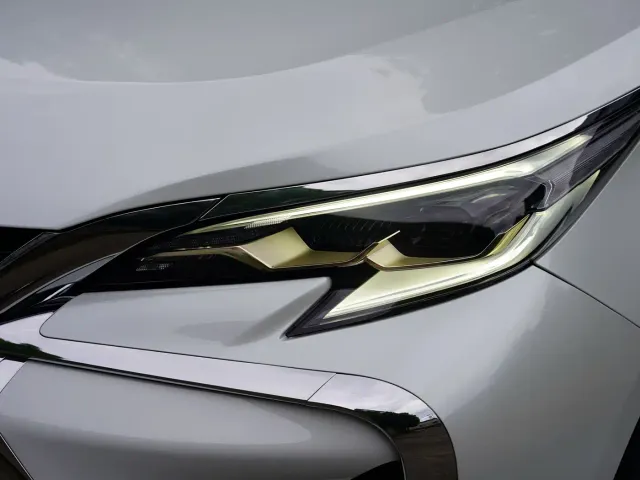 Toyota Granvia — Фото автомобиля 10
