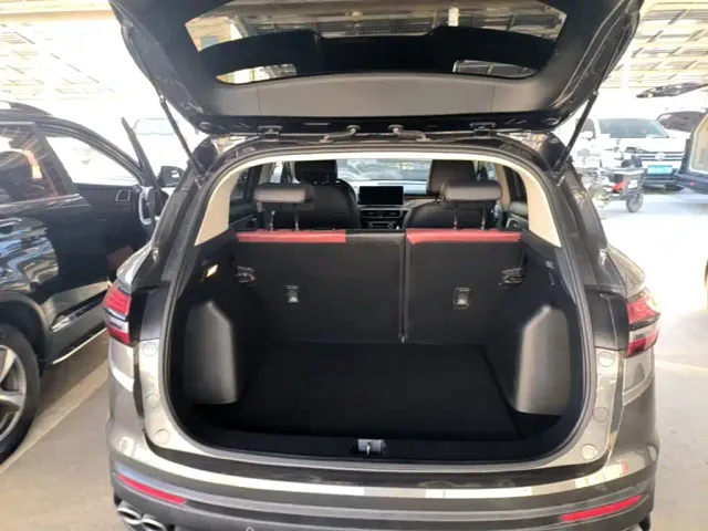 Geely Binyue — Фото автомобиля 18