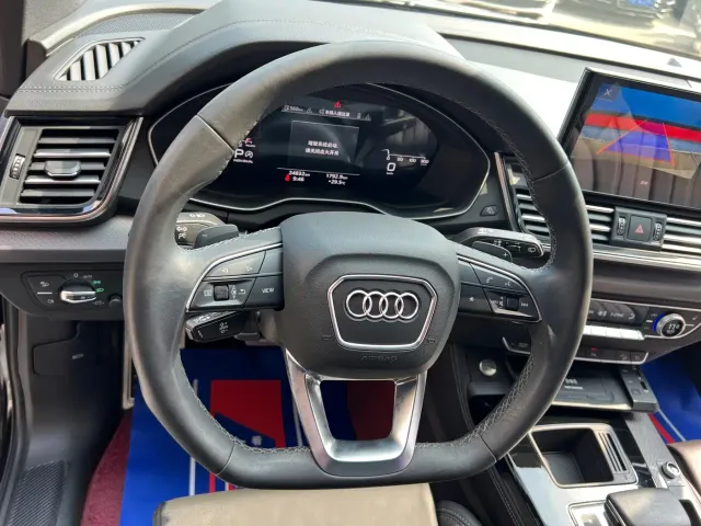Audi Q5L — Фото автомобиля 29