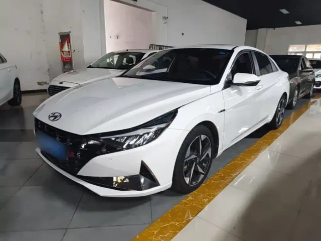 Фотография автомобиля — Hyundai Elantra