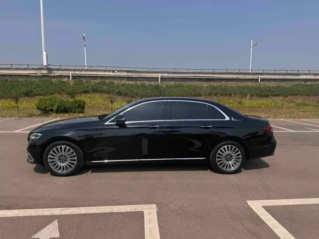 Mercedes-Benz Mercedes-Benz E-Class 2023 E 300 L Fashion — Фото автомобиля 7