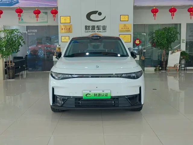 Leapmotor C10 — Фото автомобиля 2