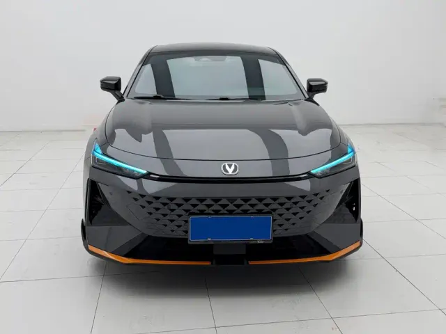 Changan UNI-V — Фото автомобиля 2