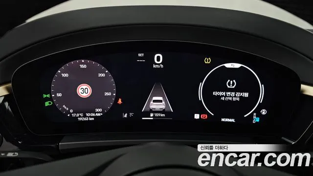 Porsche Macan Electric — Фото автомобиля 8