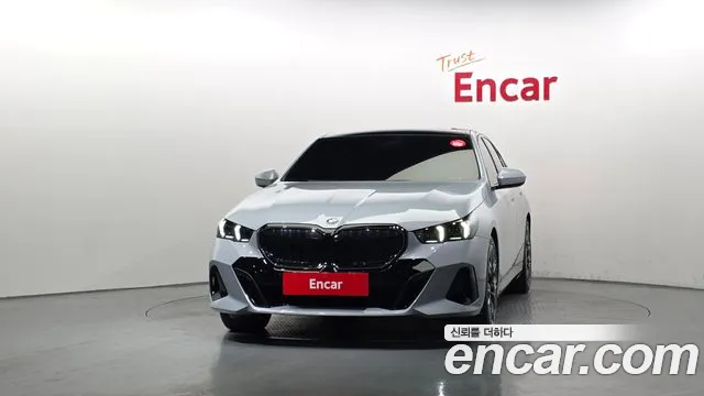 BMW 5-Series 5 серия (G60) 530i xDrive M Sport Pro Special Edition — Фото автомобиля 3
