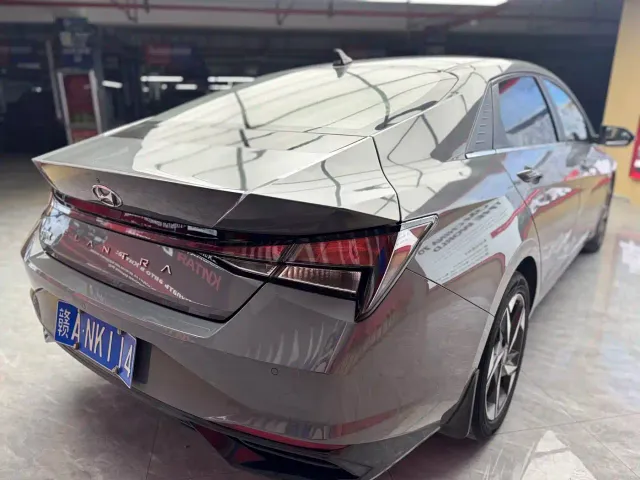 Hyundai Elantra — Фото автомобиля 5