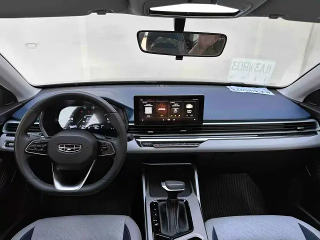 Geely Emgrand — Фото автомобиля 21