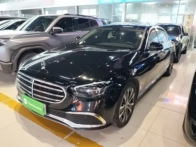 Фотография автомобиля — Mercedes-Benz E-Class