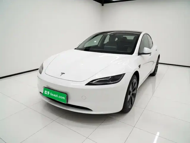 Фотография автомобиля — Tesla Model 3