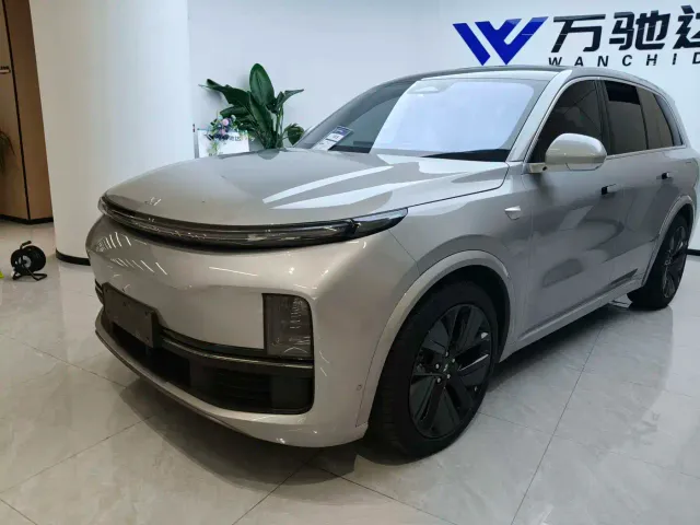 Li Auto L8 — Фото автомобиля 3