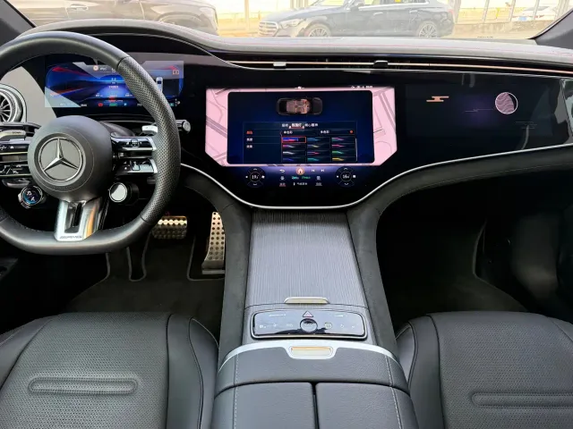 Mercedes-Benz EQE AMG — Фото автомобиля 17