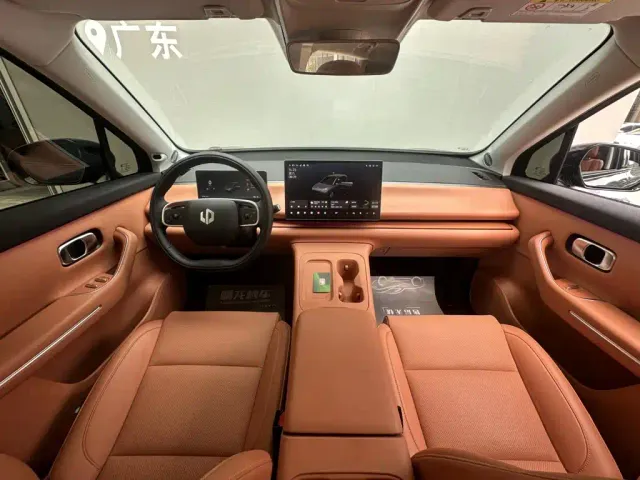 Leapmotor C10 — Фото автомобиля 6