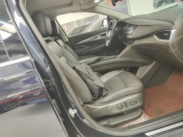 Buick Enclave — Фото автомобиля 24