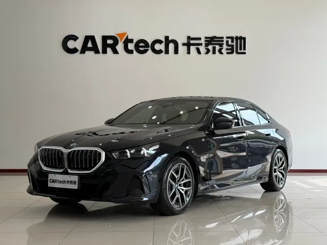 Фотография автомобиля — BMW 5 Series
