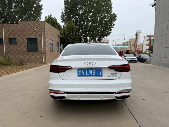Audi A4L — Фото автомобиля 4