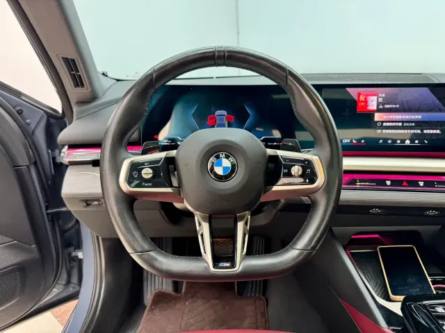 BMW 5 Series — Фото автомобиля 17