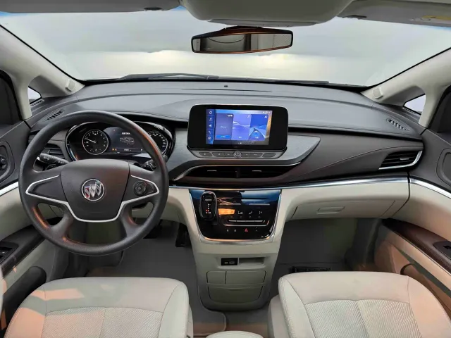 Buick GL8 — Фото автомобиля 14