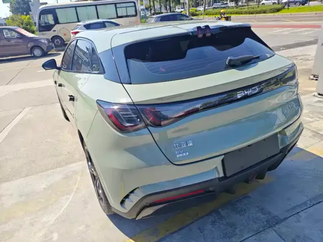 BYD Seal 06 GT — Фото автомобиля 6