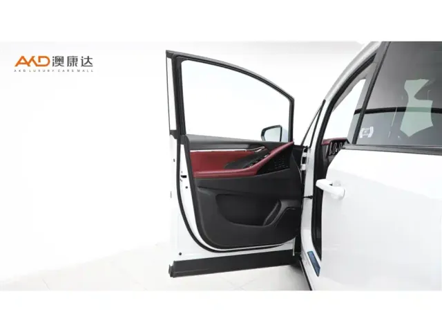 GAC Trumpchi E9 — Фото автомобиля 11