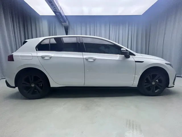 Volkswagen Golf — Фото автомобиля 5