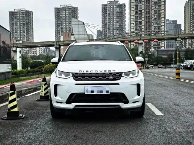 Фотография автомобиля — Land Rover Discovery Sport