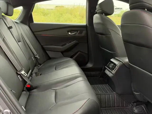 Honda Accord — Фото автомобиля 9
