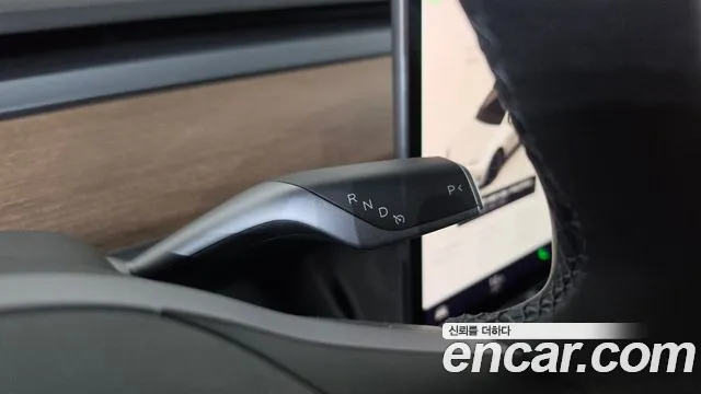Tesla Model Y — Фото автомобиля 9