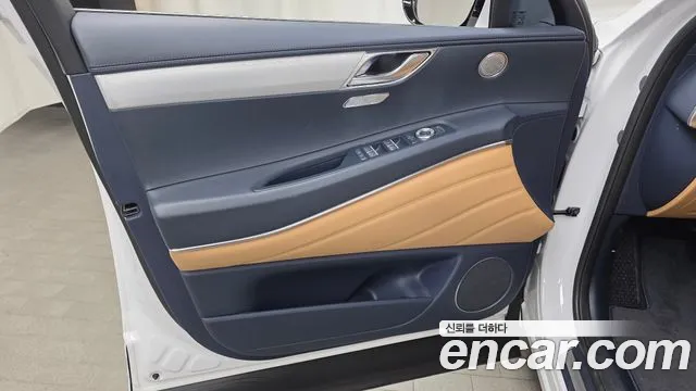 Genesis GV80 2.5T Бензин AWD — Фото автомобиля 24