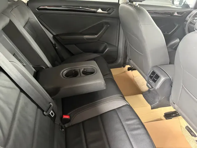 Volkswagen T-Roc — Фото автомобиля 5