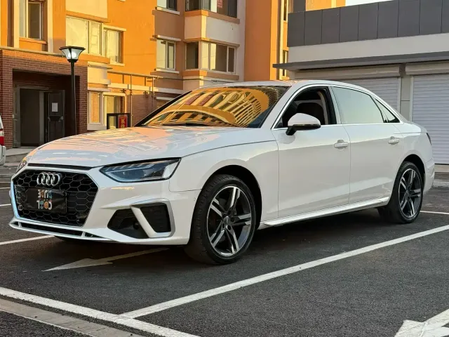Фотография автомобиля — Audi A4L