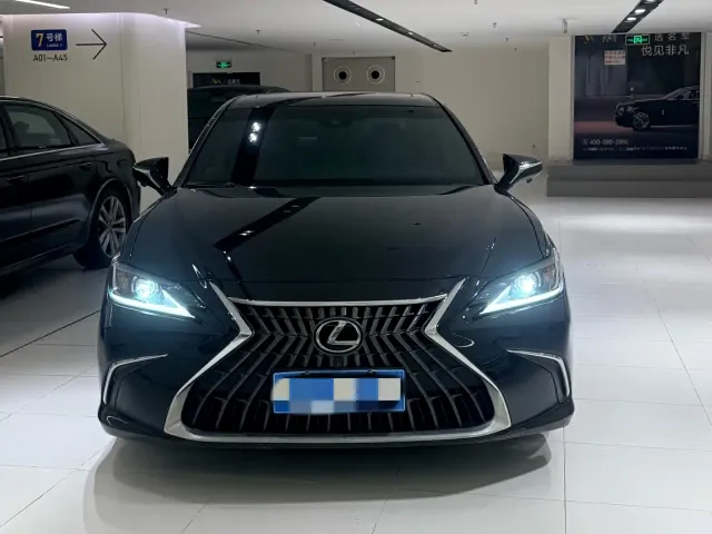 Lexus ES — Фото автомобиля 2