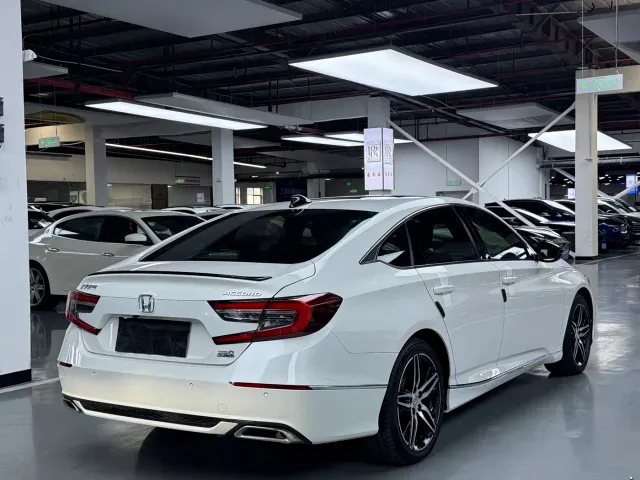 Honda Accord — Фото автомобиля 21