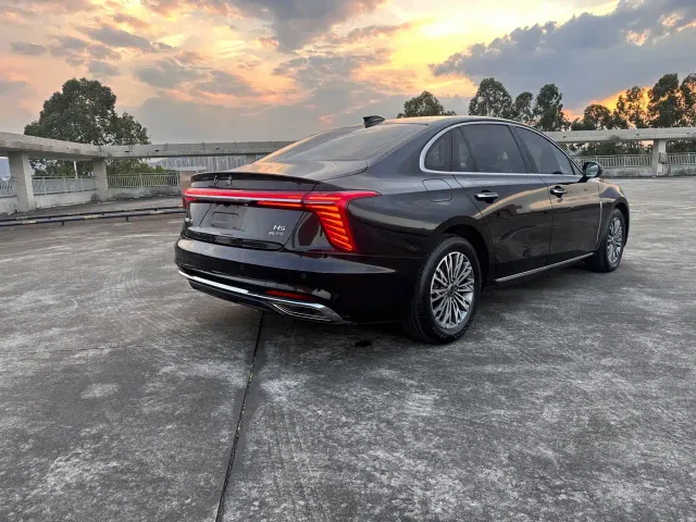 Hongqi H5 — Фото автомобиля 15