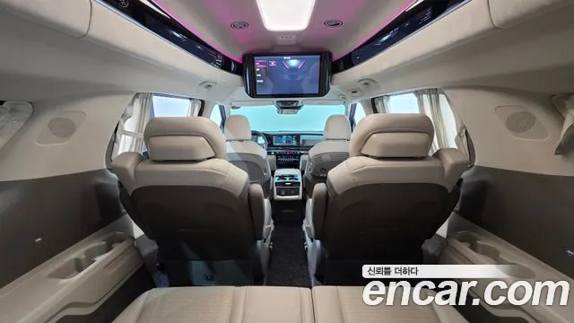 Kia Carnival Generation 4 — Фото автомобиля 12