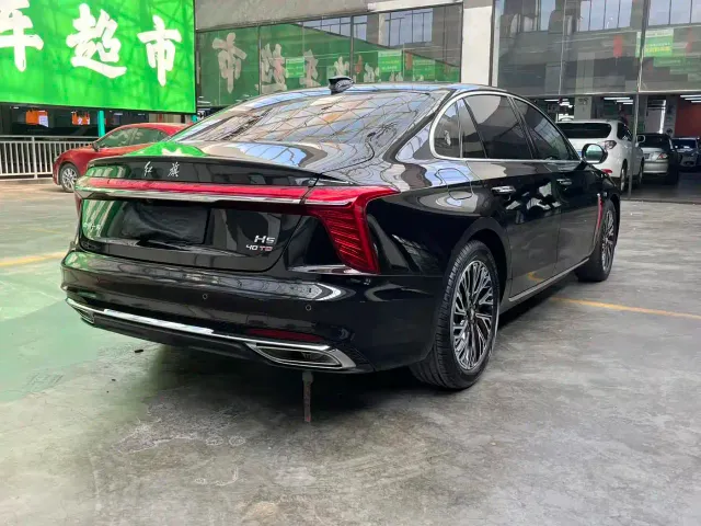 Hongqi H5 — Фото автомобиля 11