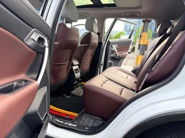 Geely Boyue — Фото автомобиля 11