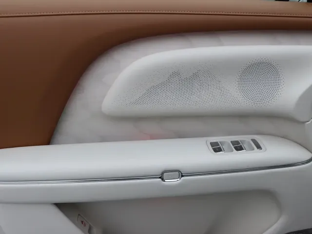 Voyah Auto VOYAH Taisan 2026 Model Base — Фото автомобиля 11