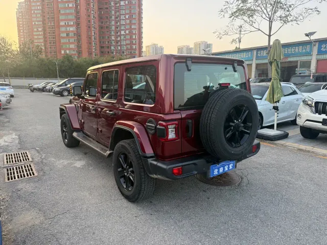Jeep Wrangler — Фото автомобиля 11