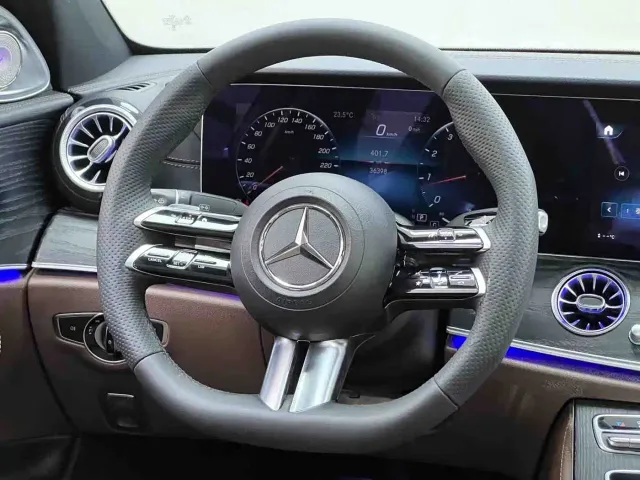 Mercedes-Benz E-Class — Фото автомобиля 25