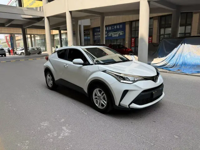 Toyota C-HR — Фото автомобиля 3