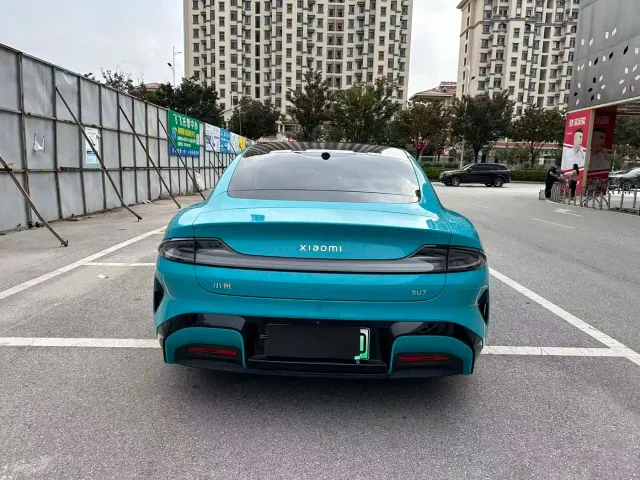 Xiaomi SU7 — Фото автомобиля 13